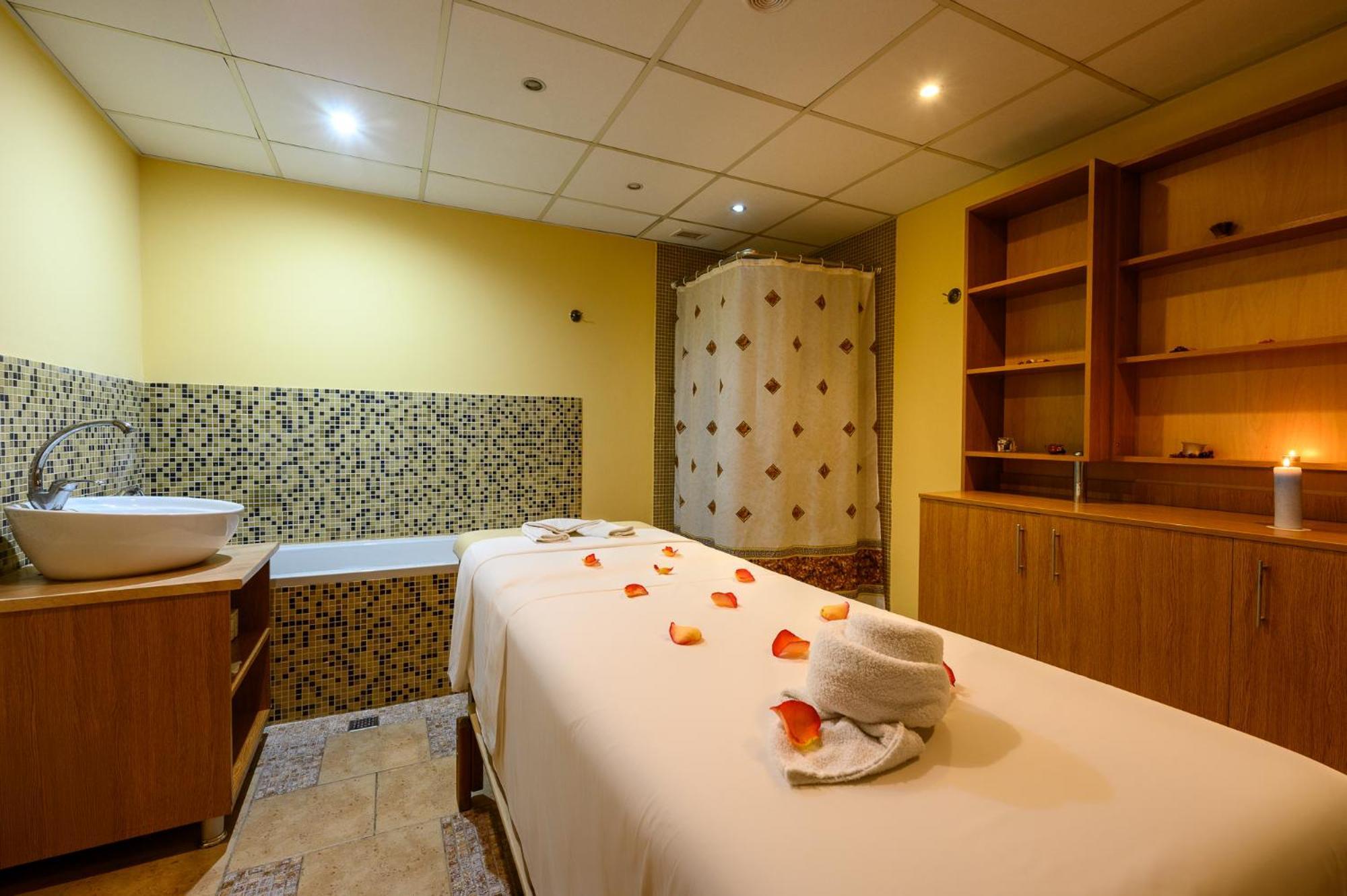 Spa Hotel Holiday Velingrad Esterno foto